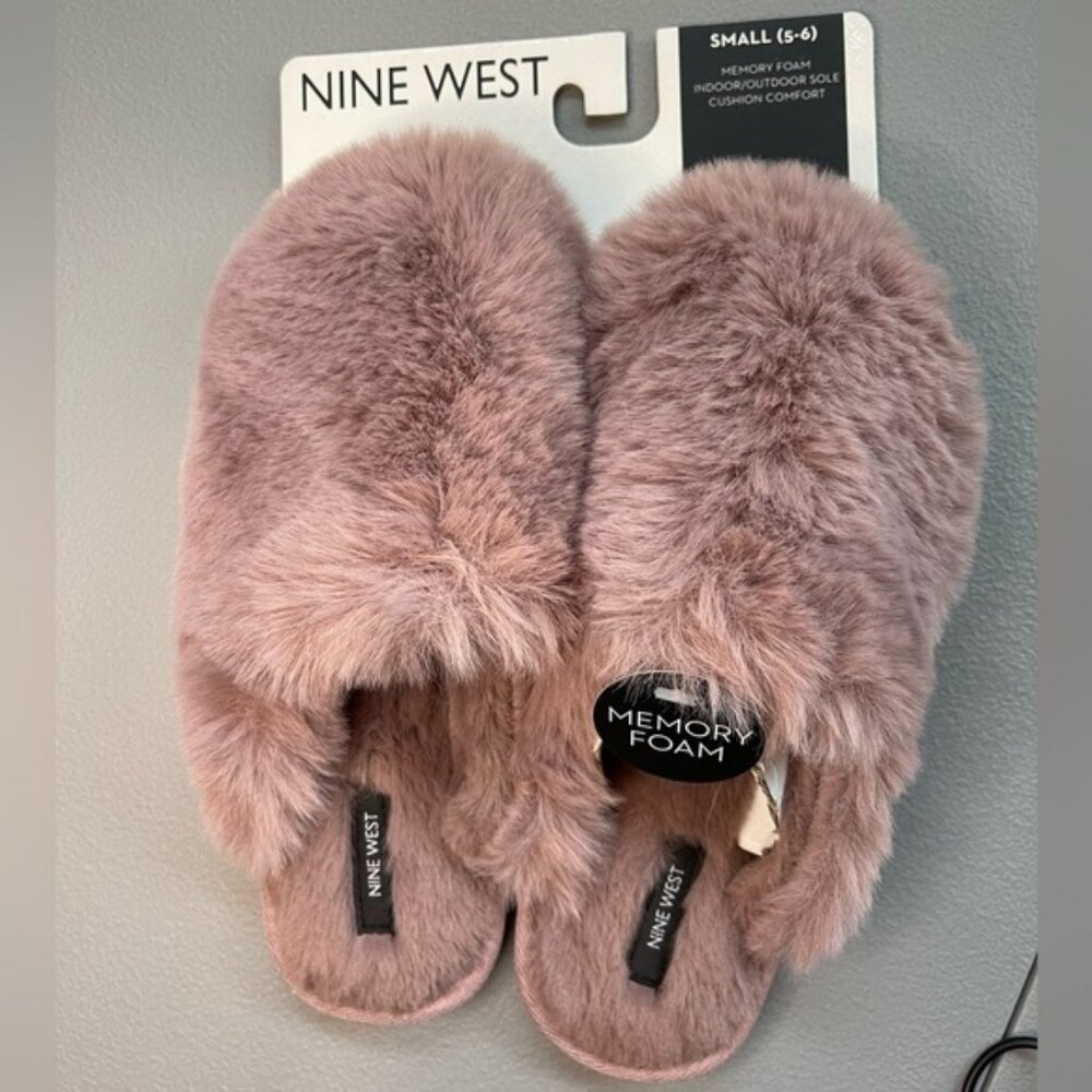 NWT Nine West, memory foam, indoor/outdoor cushion comfort slippers, size 5-6